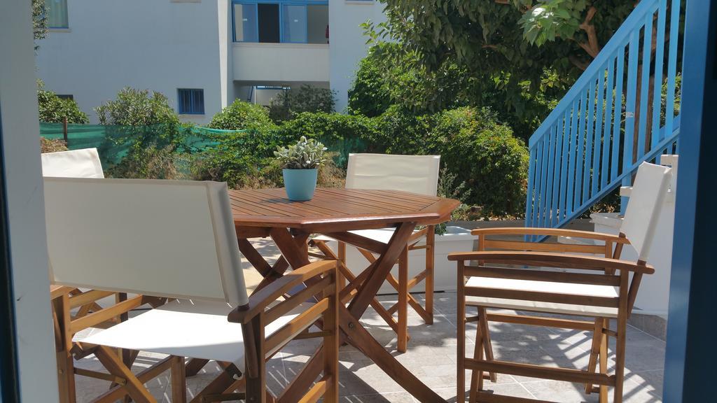 Ocean Blue Apartments Pafos Zewnętrze zdjęcie