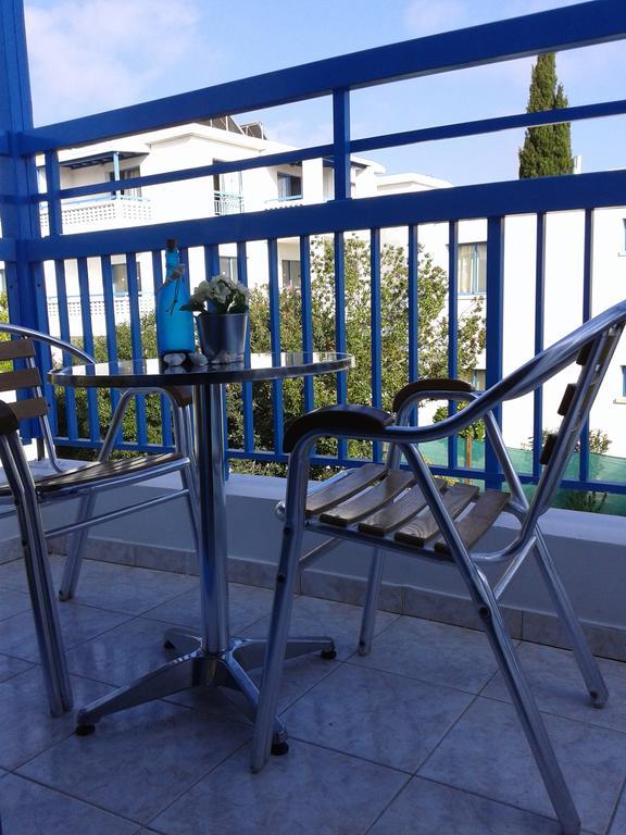 Ocean Blue Apartments Pafos Zewnętrze zdjęcie